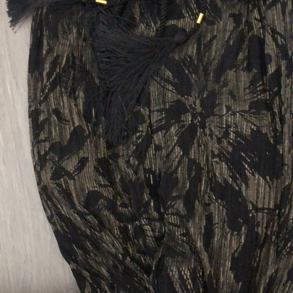 Tahari black and gold jumpsuit NWT - Size 16 - Picture 6 of 8